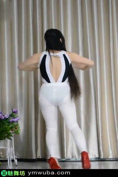 29150557810-400x600 长发及腰中年美女白色紧身裤风情舞姿 风情 紧身裤 中年 