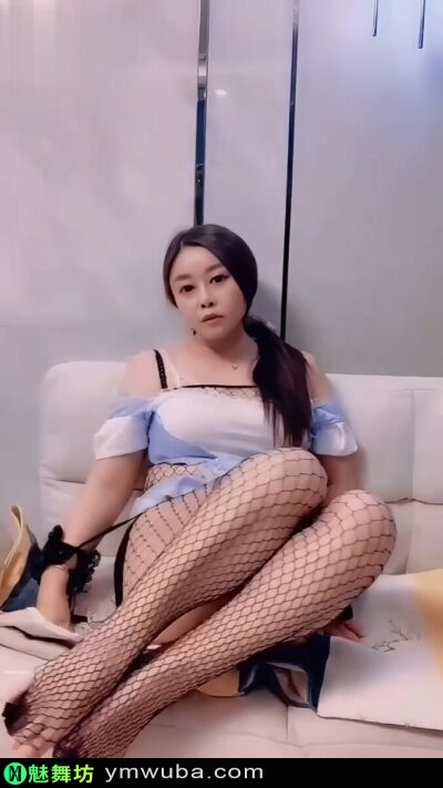11140002982-400x711 风情又眼神魅惑无比的网格丝袜成熟中年美女姐姐柔情舞秀 魅惑 风情 网格丝袜 柔情 成熟 中年 