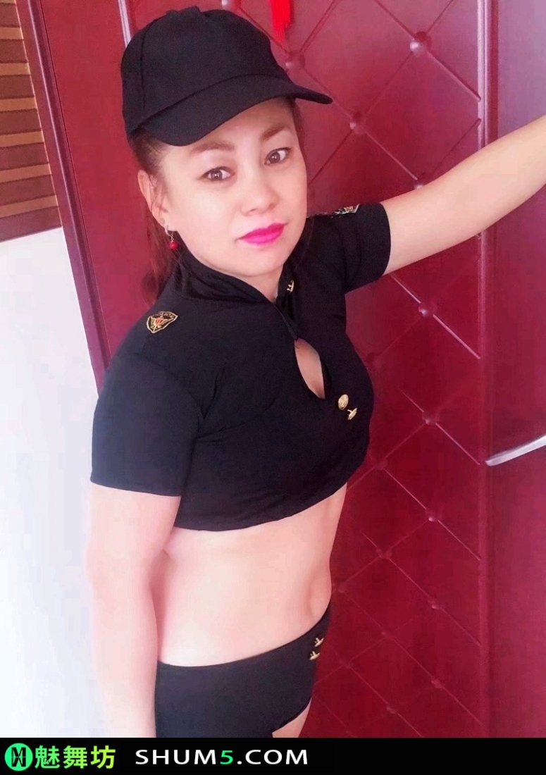 091833rtipmwa1x50pihwt-M8I4iJ 展现了极度风情的中年美熟妇，穿着黑色丝袜包臀裙你难道不心动？ 黑丝袜 风情 韵味 丝袜 