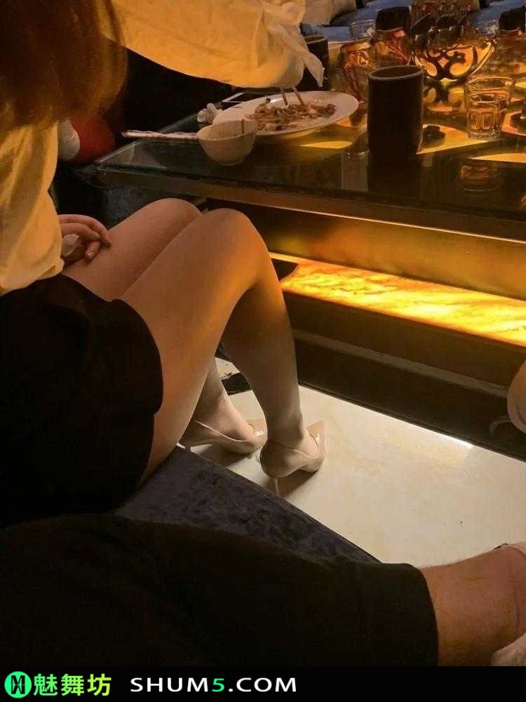 120502t7720v7trr8000md-wgxH1D 美腿嫂子这腿有肉有线条，丝袜美腿高跟绝对可以征服到你 美腿 私房 丝袜美腿 丝袜 