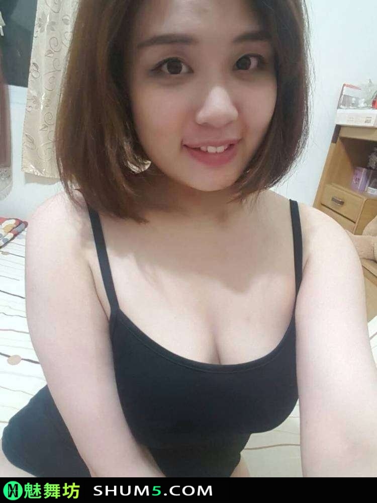 124134u04hodezo38h25b6-djhYsJ 刚离婚的丰韵轻熟女，这身材简直韵味逼人，穿的更是太抢眼了 风情 韵味 轻熟 自拍 肉肉 肉感 内衣 丰满 