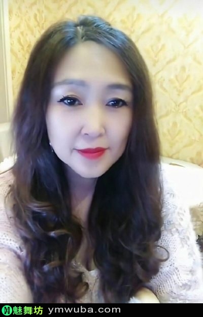 144155dx659rnqqkc5so16-3X47LR-400x624 看起来风尘味有点浓厚的熟女自拍秀 风情 超熟女 白皙动人 白皙 极品 日本熟女 50岁 