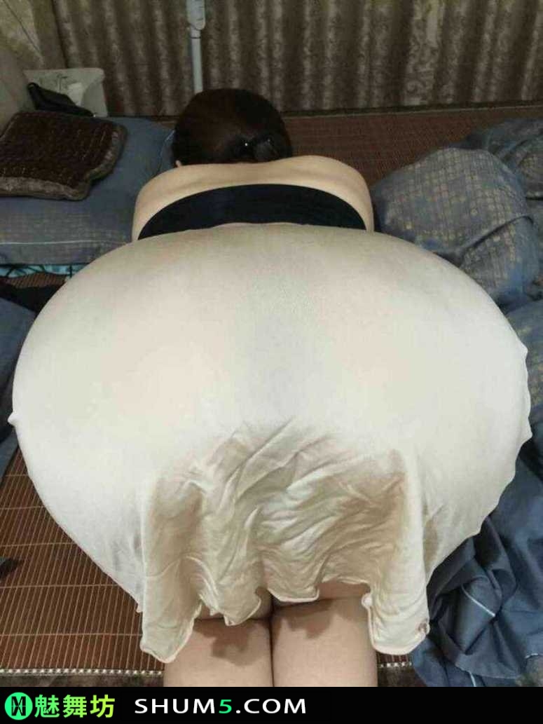 165406ukz4usenitr2gsrq-76Lj90 丰腴美妇的蜜桃臀，这样的视角才是最有震撼力的，腰细臀肥看得见 丰腴 