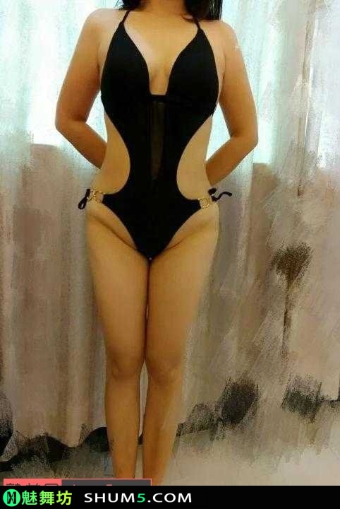 204033s77fnz57xniumix8-mDGgKx 丰满美熟女的性感内衣照，刚买的情趣衣到货了非要自拍给我看 性感 大长腿 内衣 丰韵 